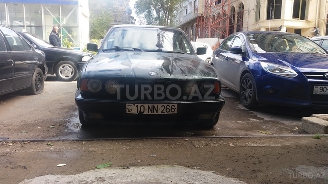 BMW 525 1993, 300,000 km - 2.5 л - Bakı