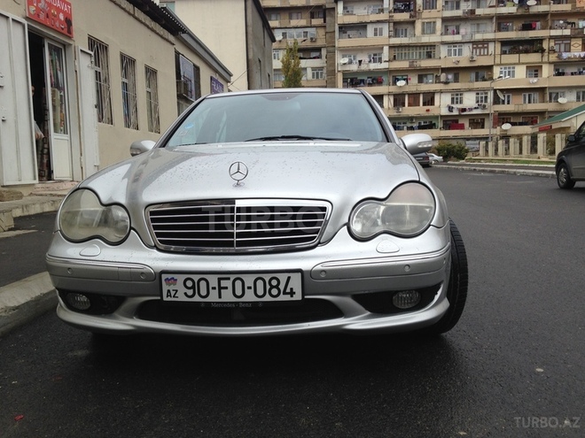 Mercedes C 320 2000, 309,000 km - 3.2 l - Bakı