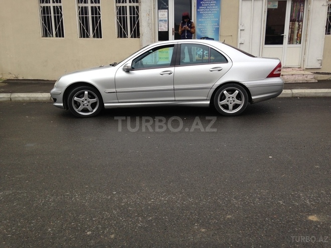 Mercedes C 320 2000, 309,000 km - 3.2 l - Bakı