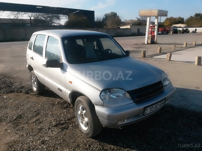 Chevrolet Niva 2006, 260,000 km - 1.7 л - Saatlı