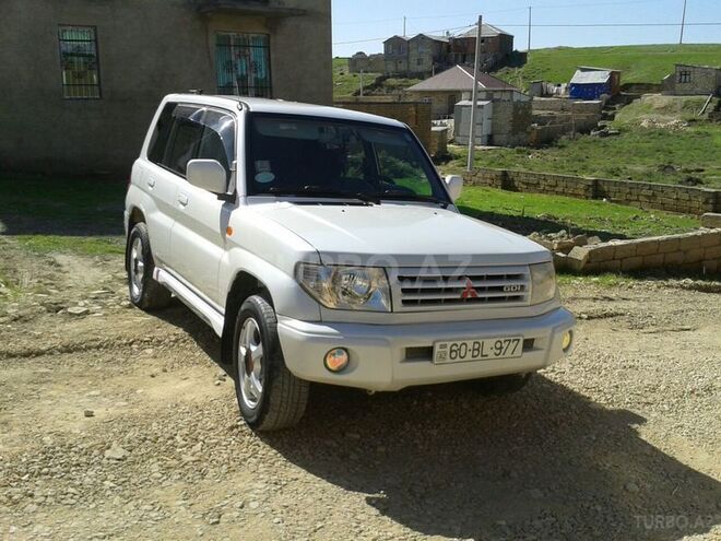 Mitsubishi Pajero io 1999, 180,000 km - 1.8 l - Bakı