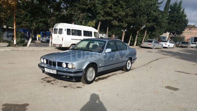 BMW 520 1989, 300,000 km - 2.0 l - Bakı