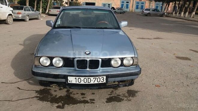 BMW 520 1989, 300,000 km - 2.0 l - Bakı