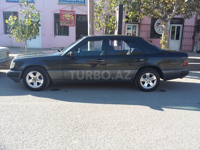Mercedes E 230 1991, 310,010 km - 2.3 l - Bakı