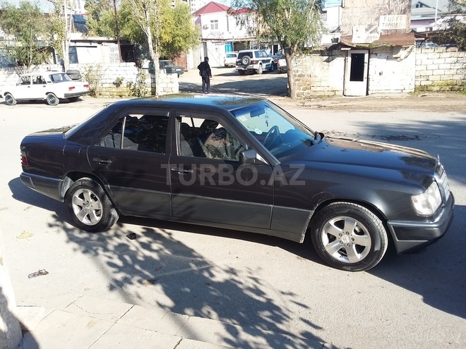 Mercedes E 230 1991, 310,010 km - 2.3 l - Bakı