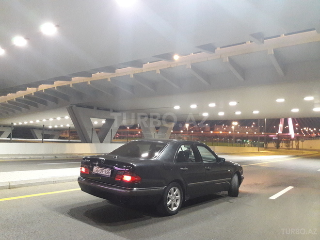 Mercedes E 280 1997, 400,000 km - 2.8 l - Bakı