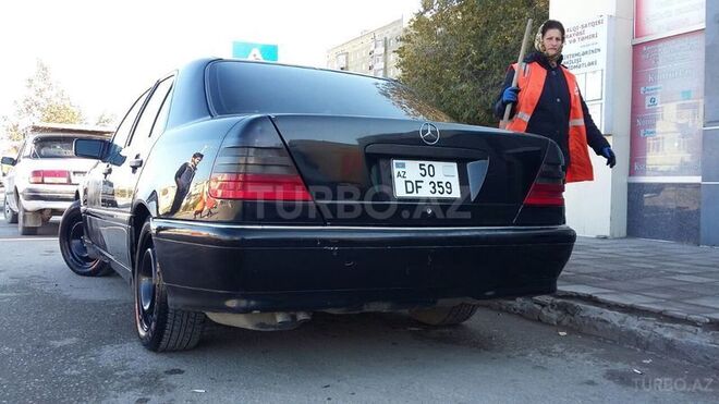 Mercedes C 230 1998, 180,000 km - 2.3 l - Sumqayıt
