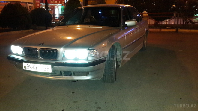 BMW 735 2001, 265,432 km - 3.5 l - Bakı