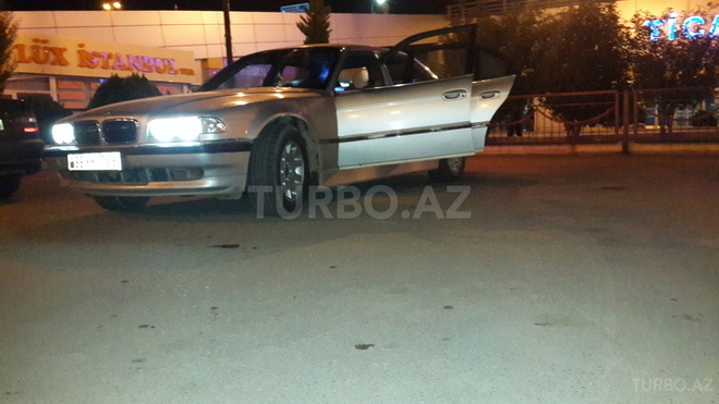 BMW 735 2001, 265,432 km - 3.5 l - Bakı