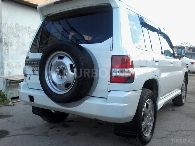 Mitsubishi Pajero io 1999, 200,000 km - 1.8 l - Bakı