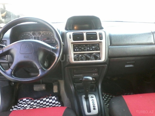 Mitsubishi Pajero io 1999, 200,000 km - 1.8 l - Bakı