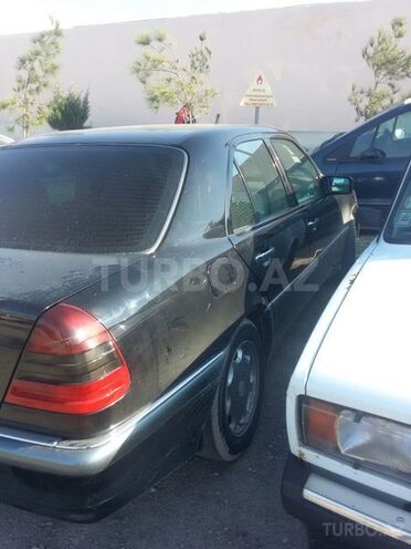 Mercedes C 230 1998, 235,000 km - 2.3 l - Bakı