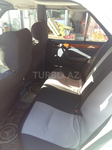 Mercedes E 200 1993, 325,000 km - 2.0 l - Bakı