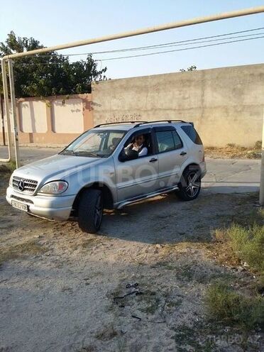 Mercedes ML 320 1999, 230,000 km - 3.2 l - Bakı