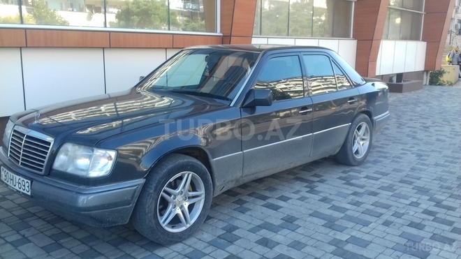 Mercedes E 220 1994, 240,000 km - 2.2 l - Bakı