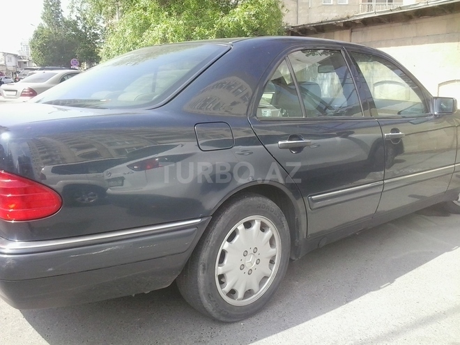Mercedes E 280 1997, 230,000 km - 2.8 l - Bakı
