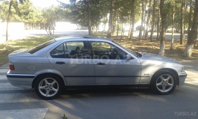 BMW 323 1995, 245,000 km - 2.5 l - Sumqayıt