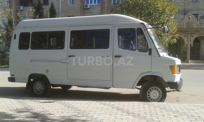 Mercedes 208 D 1993, 234,500 km - 2.3 l - Göygöl