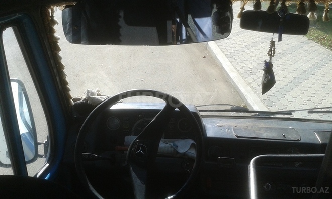 Mercedes 208 D 1993, 234,500 km - 2.3 l - Göygöl