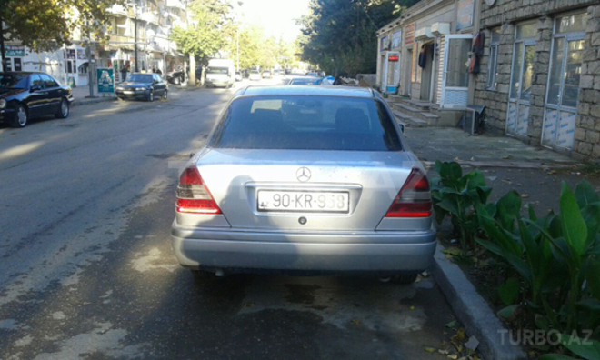 Mercedes C 200 1995, 220,000 km - 2.0 l - Bakı