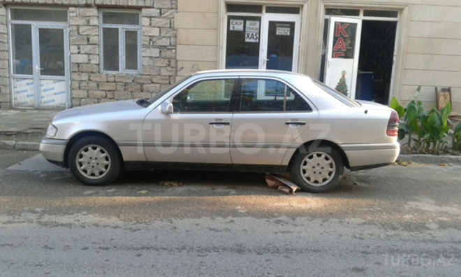 Mercedes C 200 1995, 220,000 km - 2.0 l - Bakı
