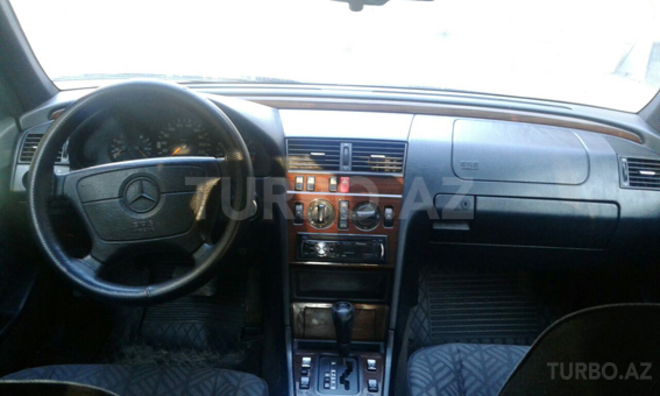 Mercedes C 200 1995, 220,000 km - 2.0 l - Bakı