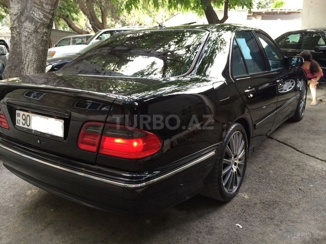 Mercedes E 280 2000, 195,000 km - 2.8 l - Bakı