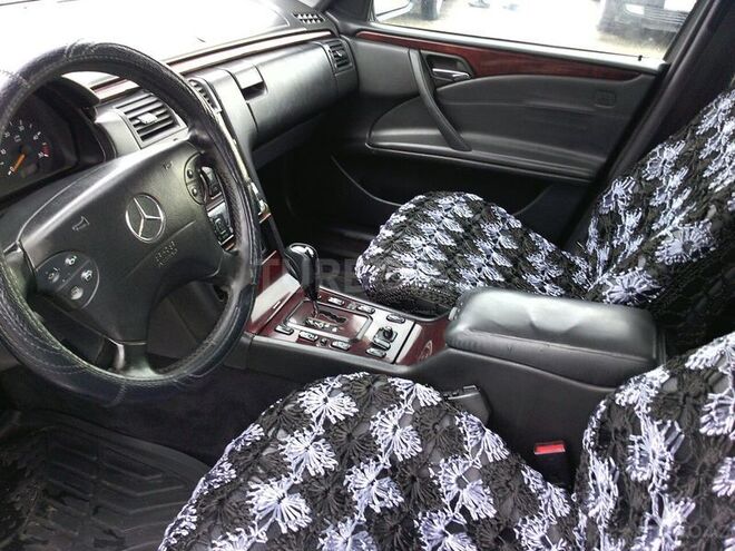 Mercedes E 220 2002, 289,000 km - 2.2 l - Bakı