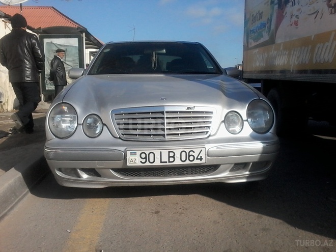 Mercedes E 220 2000, 188,000 km - 2.2 l - Bakı