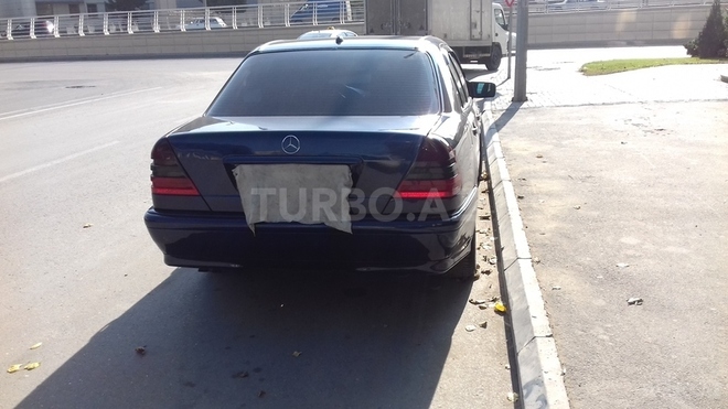 Mercedes C 240 1998, 300,000 km - 2.4 l - Bakı