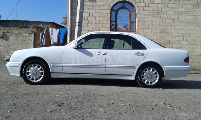 Mercedes E 240 2000, 200,000 km - 2.6 l - Gəncə