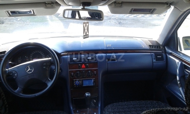 Mercedes E 240 2000, 200,000 km - 2.6 l - Gəncə
