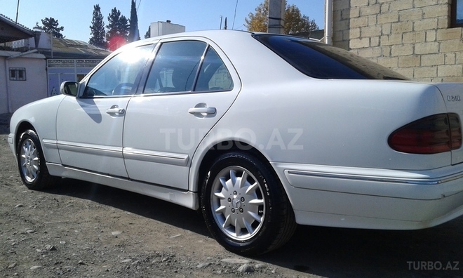 Mercedes E 240 2000, 200,000 km - 2.6 l - Gəncə