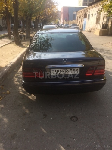 Mercedes E 220 1998, 256,700 km - 2.2 l - Bakı