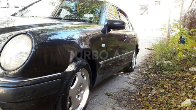Mercedes E 200 1998, 310,000 km - 2.0 l - Bakı