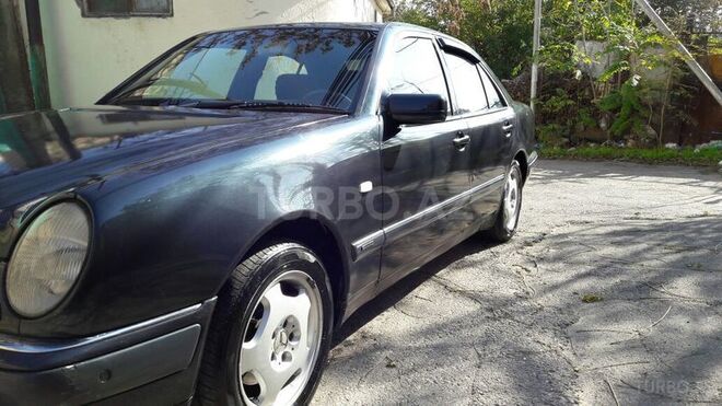 Mercedes E 200 1998, 310,000 km - 2.0 l - Bakı