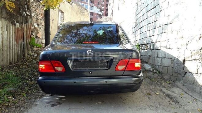 Mercedes E 200 1998, 310,000 km - 2.0 l - Bakı