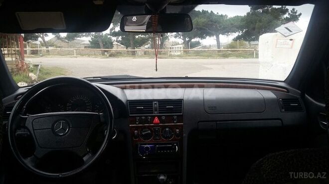 Mercedes C 230 1999, 210,000 km - 2.3 l - Bakı