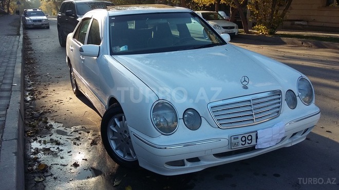 Mercedes E 220 2000, 354,653 km - 2.2 l - Bakı
