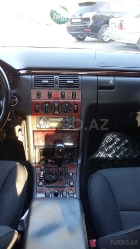 Mercedes E 220 2000, 354,653 km - 2.2 l - Bakı