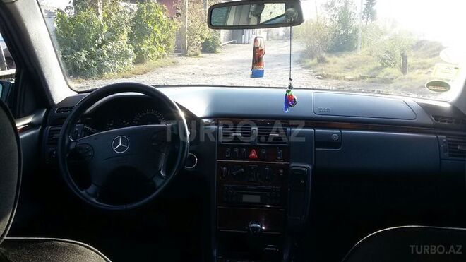 Mercedes E 280 2001, 160,000 km - 2.8 l - Bərdə