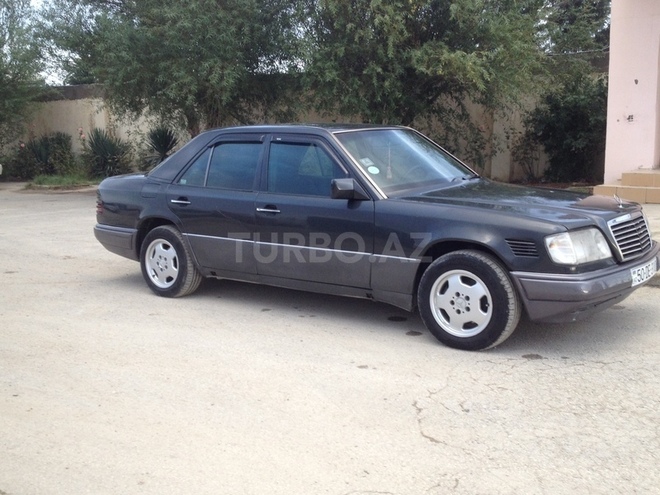 Mercedes E 300 1994, 362,000 km - 3.0 l - Sumqayıt
