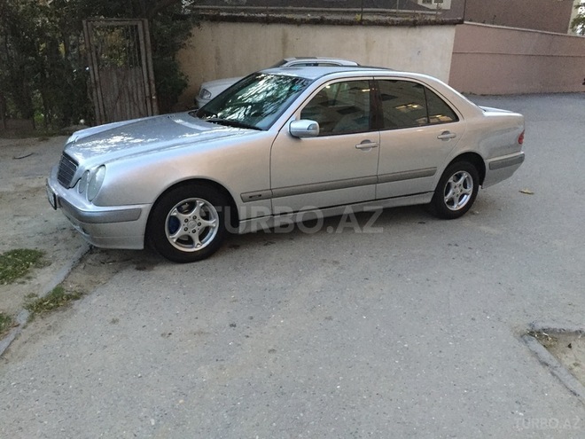 Mercedes E 240 1999, 170,000 km - 2.4 l - Bakı