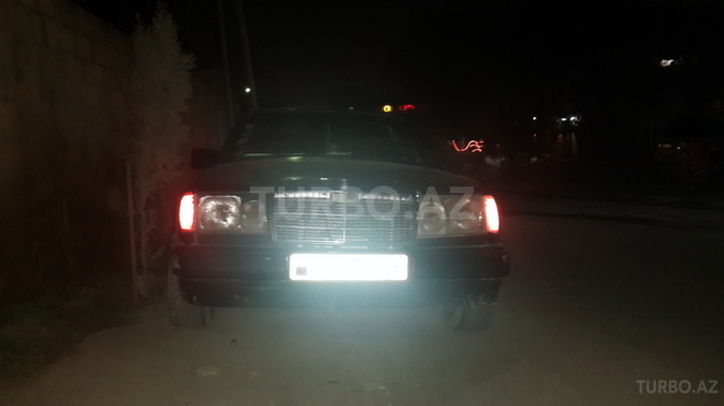 Mercedes E 230 1993, 250,000 km - 2.3 л - Bakı