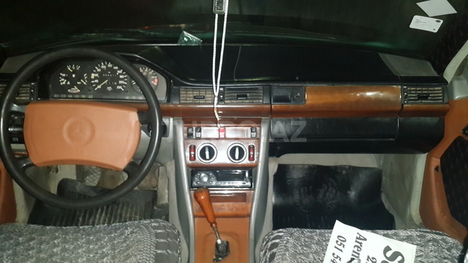 Mercedes E 230 1993, 250,000 km - 2.3 л - Bakı