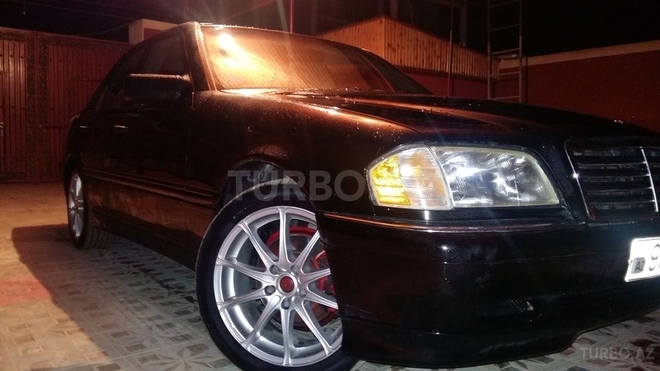 Mercedes C 230 1997, 197,000 km - 2.3 l - Bakı