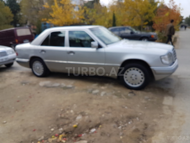 Mercedes E 220 1994, 340,000 km - 2.2 l - Bakı