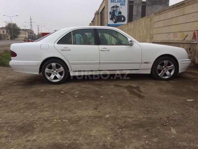 Mercedes E 240 2000, 336,966 km - 2.6 l - Yevlax