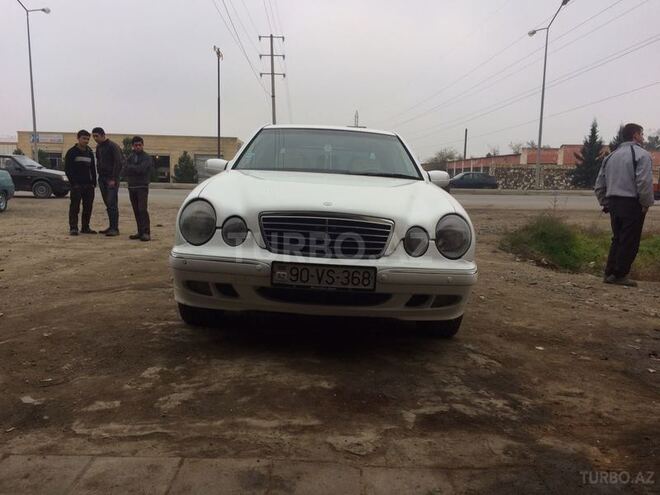 Mercedes E 240 2000, 336,966 km - 2.6 l - Yevlax