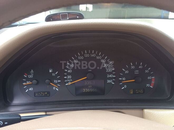 Mercedes E 240 2000, 336,966 km - 2.6 l - Yevlax